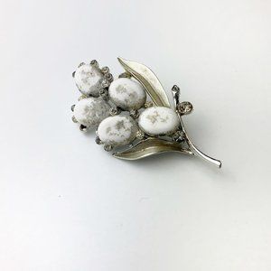 BSK signed vintage 50s silver tone brooch with marble stone bouquet